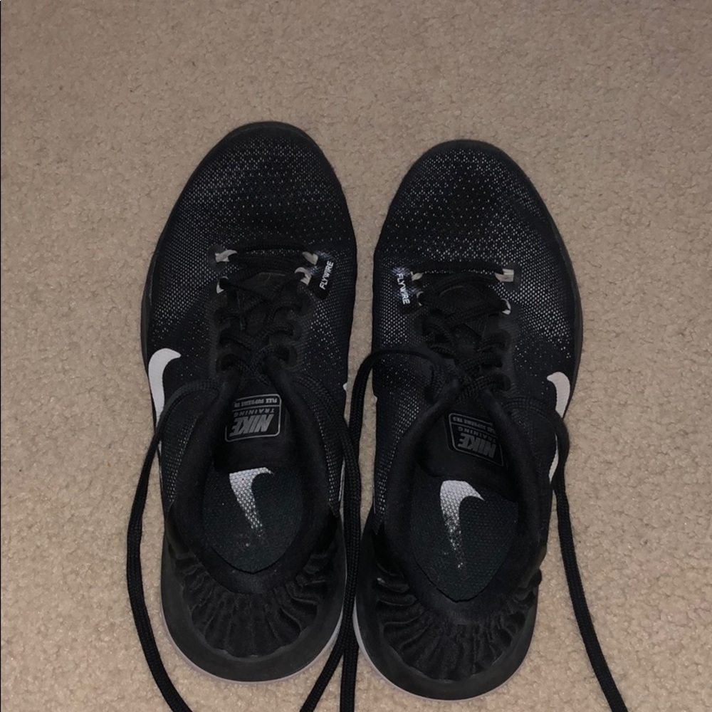 Black Nike Tennis Sneakers
